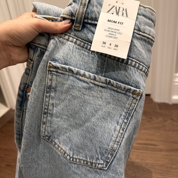 ZARA Mom Fit Jeans, Size 4, Colour Light Blue, Never Worn - Picture 6 of 7
